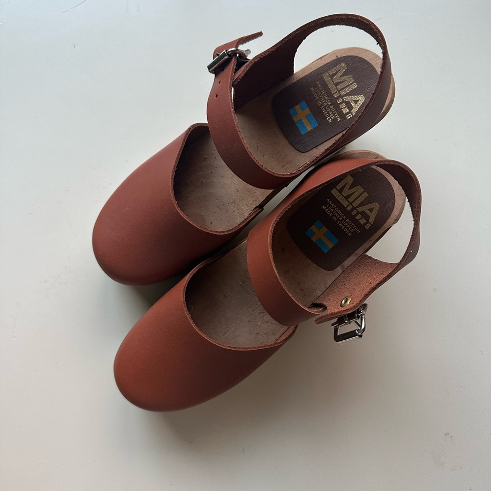 MIA Swedish abba clogs